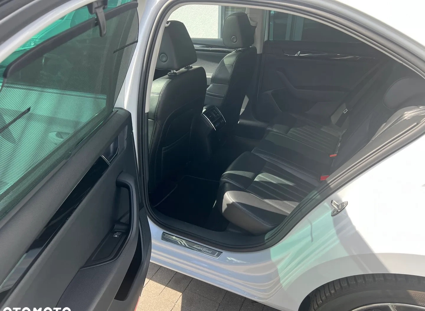 Skoda Superb cena 84900 przebieg: 145798, rok produkcji 2016 z Dukla małe 466